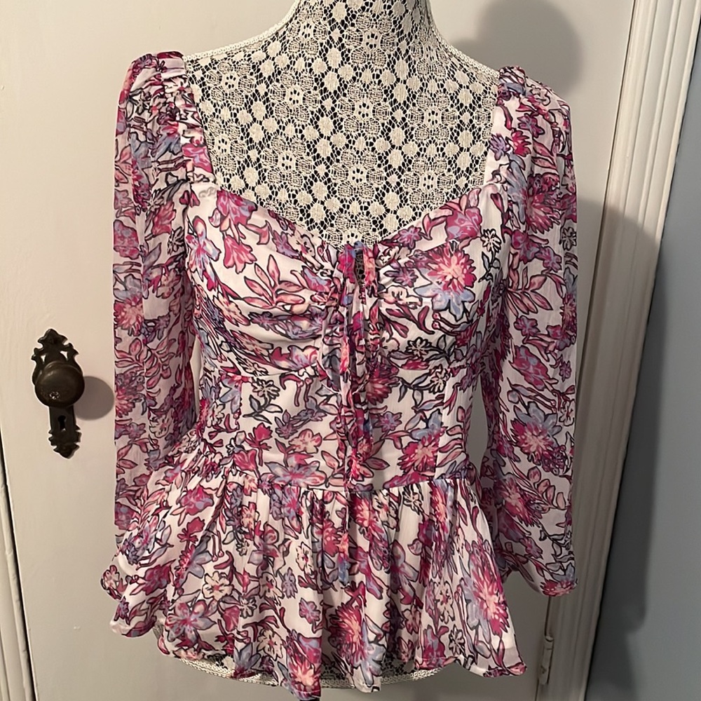 ⭐️Host Pick⭐️ French Connection 1/2 sleeve blouse size M NWT